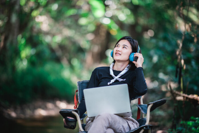 Digital Detox Cara Menjaga Kesehatan Mental di Tengah Gempuran Media Sosial